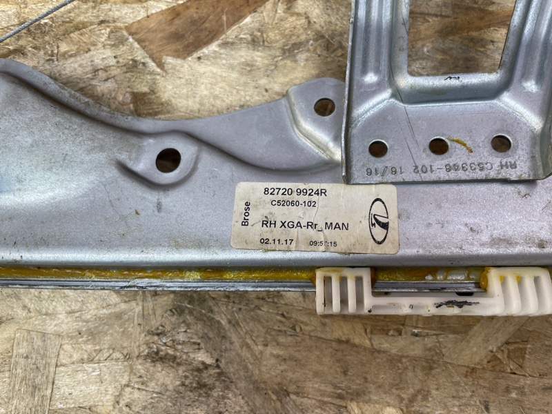 Стеклоподъемник    двери