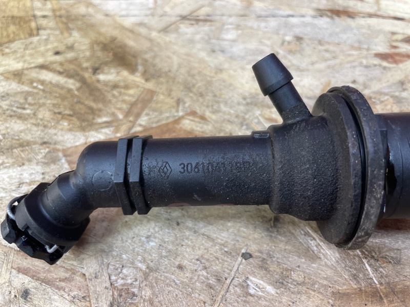 Главный цилиндр сцепления