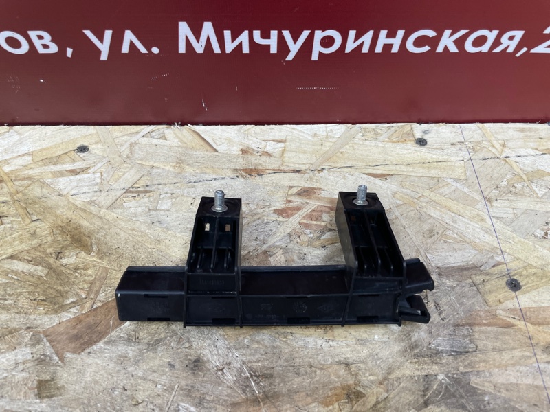 Направляющая стекла     двери