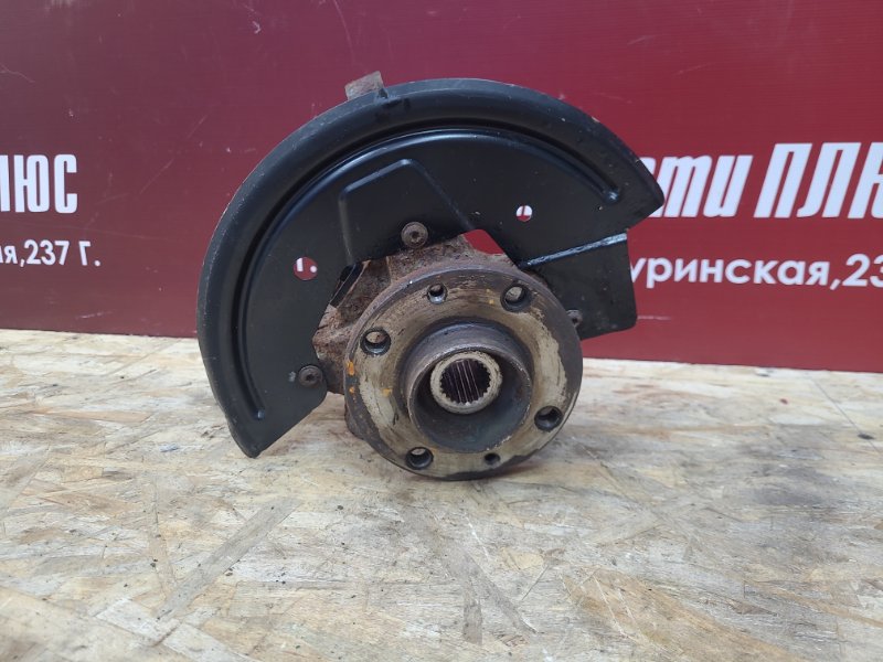 Кулак поворотный