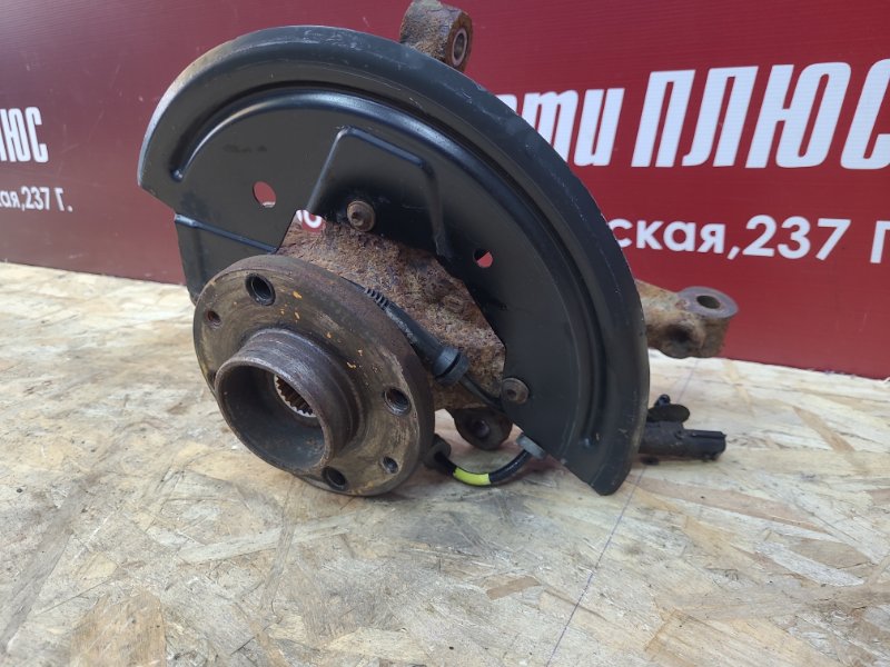 Кулак поворотный