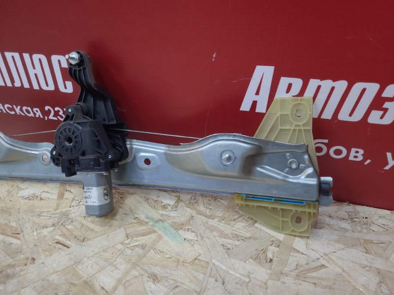 Стеклоподъемник    двери