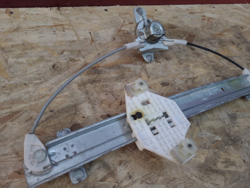 Стеклоподъемник    двери