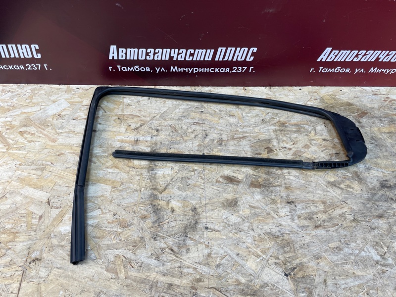 Уплотнитель рамки двери