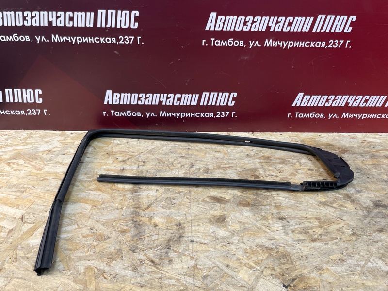 Уплотнитель рамки двери