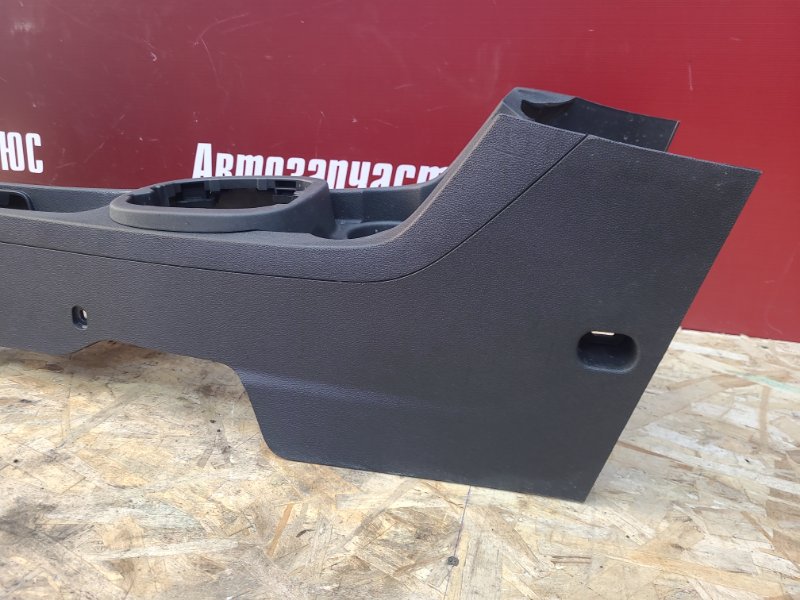 Консоль между сидений