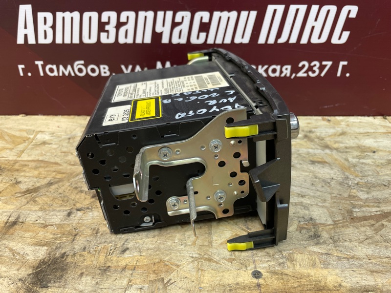 Магнитола штатная