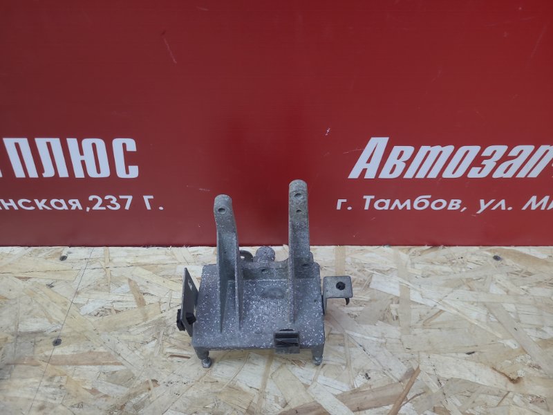 Кронштейн блока управления двигателем