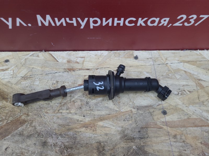 Главный цилиндр сцепления