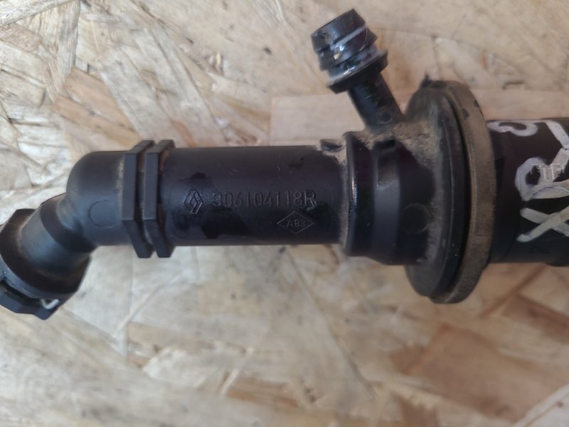 Главный цилиндр сцепления