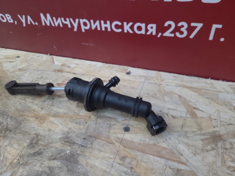 Главный цилиндр сцепления