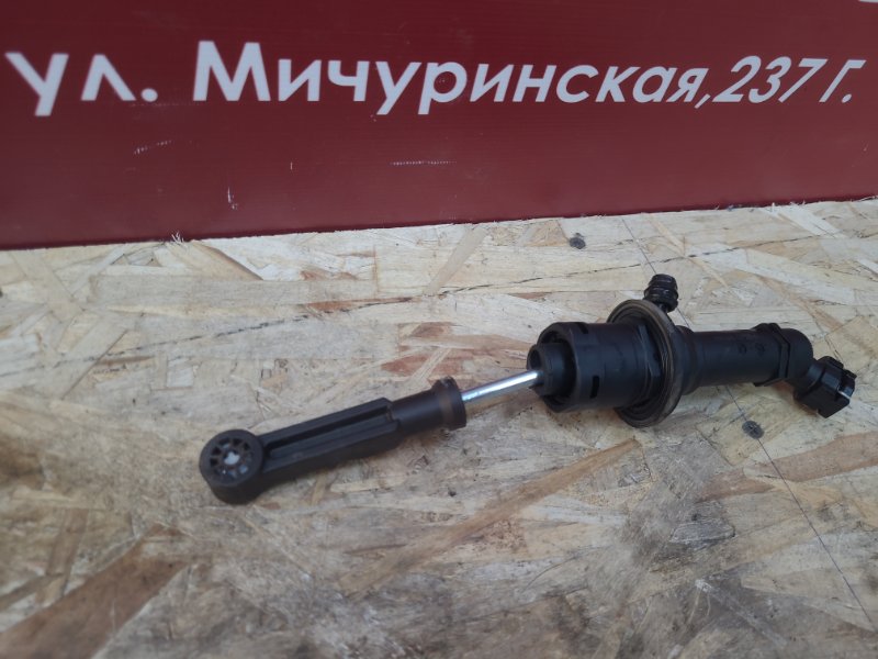 Главный цилиндр сцепления