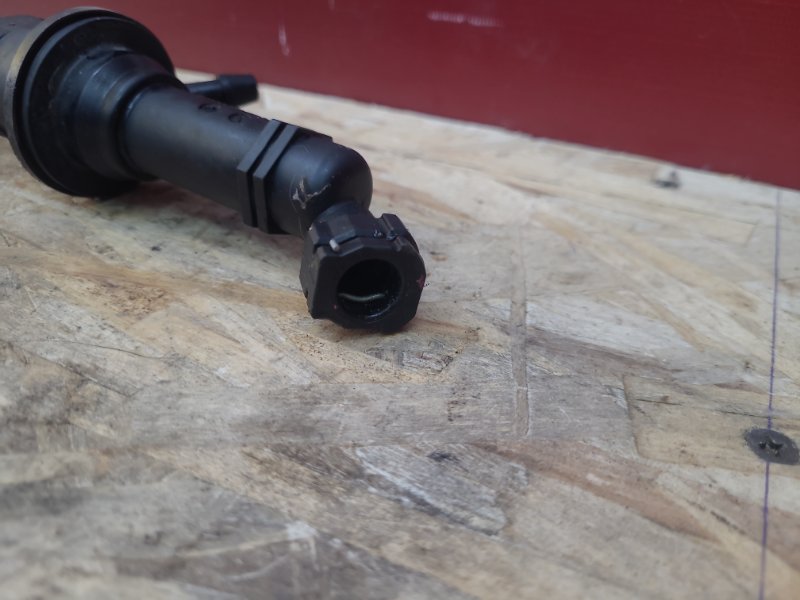 Главный цилиндр сцепления