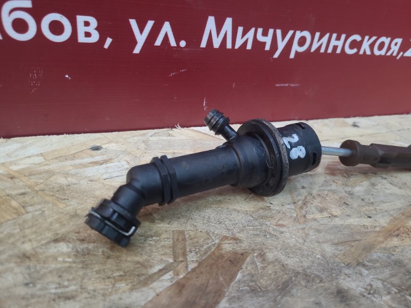 Главный цилиндр сцепления