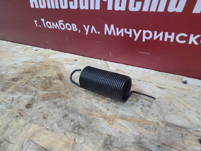 Пружина крышки багажника
