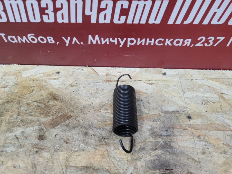 Пружина крышки багажника
