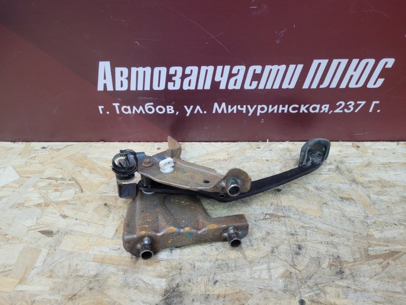 Педаль сцепления