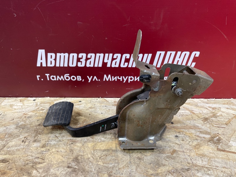 Педаль тормоза