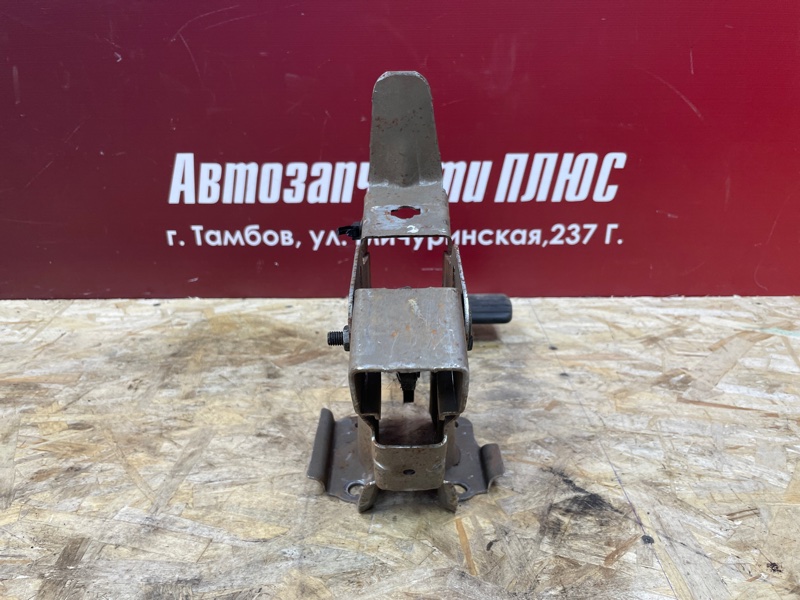 Педаль тормоза