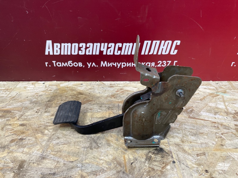 Педаль тормоза