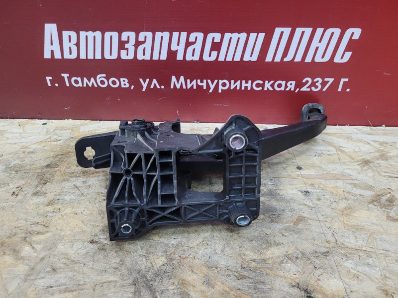 Педаль сцепления