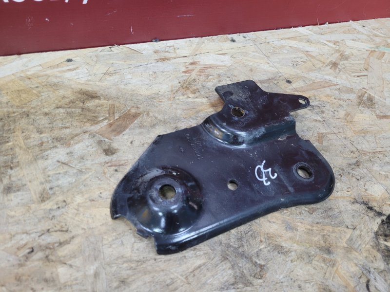 Кронштейн подрамника