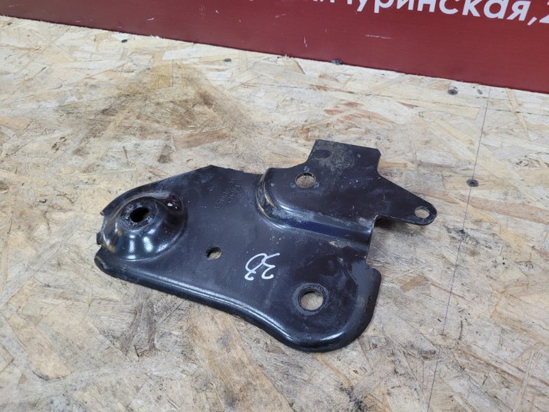 Кронштейн подрамника