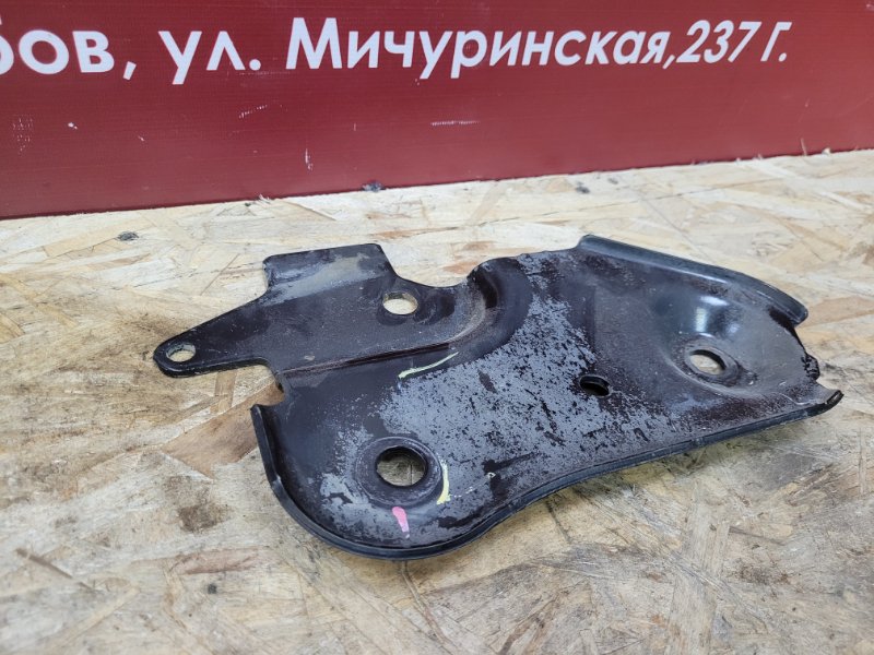 Кронштейн подрамника