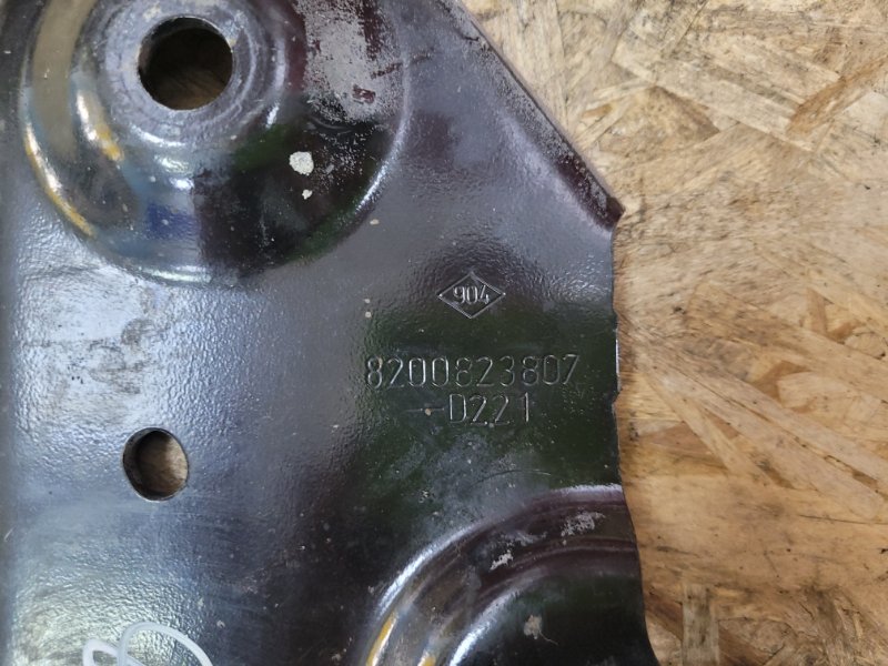 Кронштейн подрамника