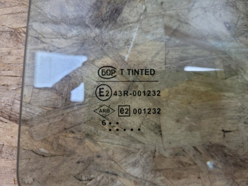 Стекло двери