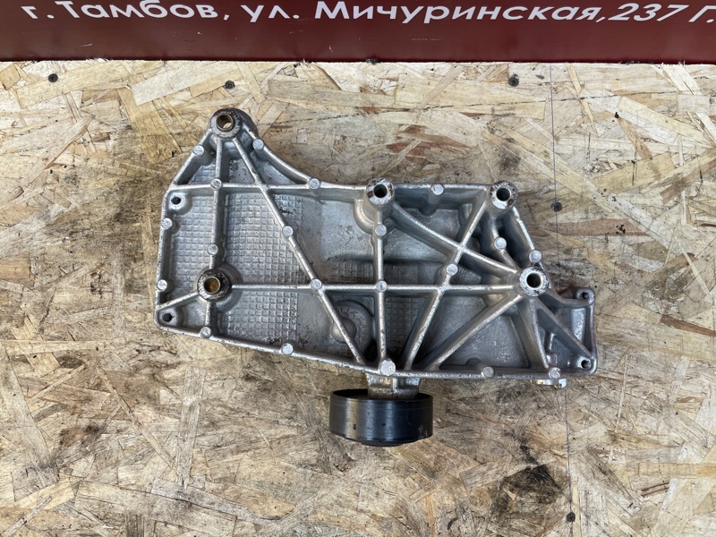 Кронштейн генератора