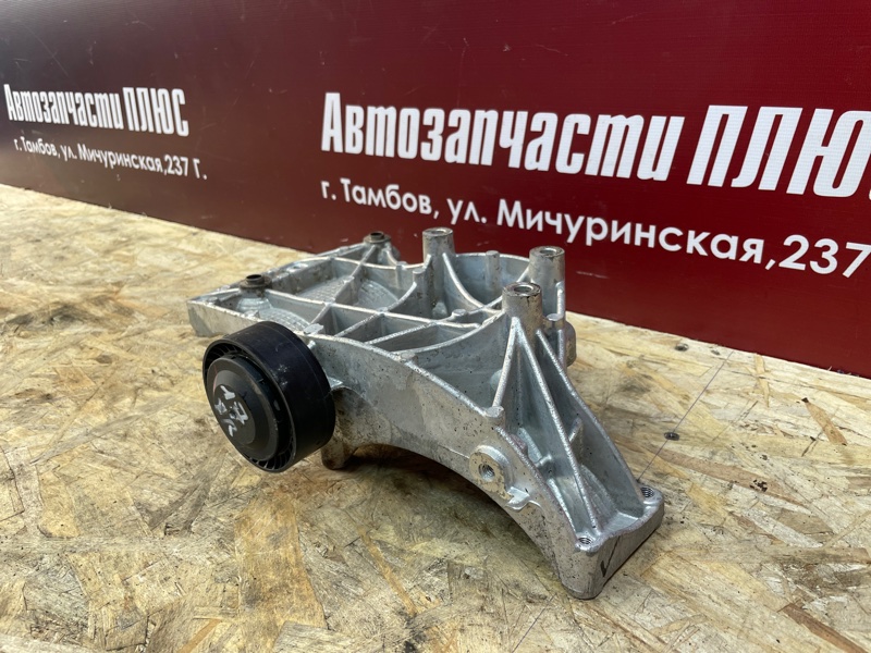 Кронштейн генератора