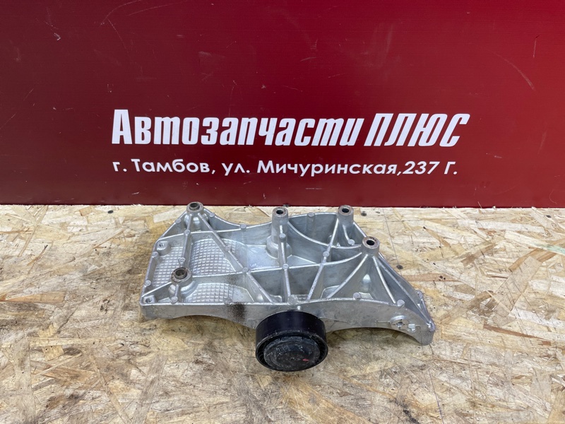 Кронштейн генератора