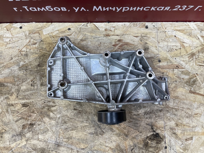 Кронштейн генератора