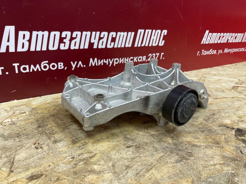 Кронштейн генератора