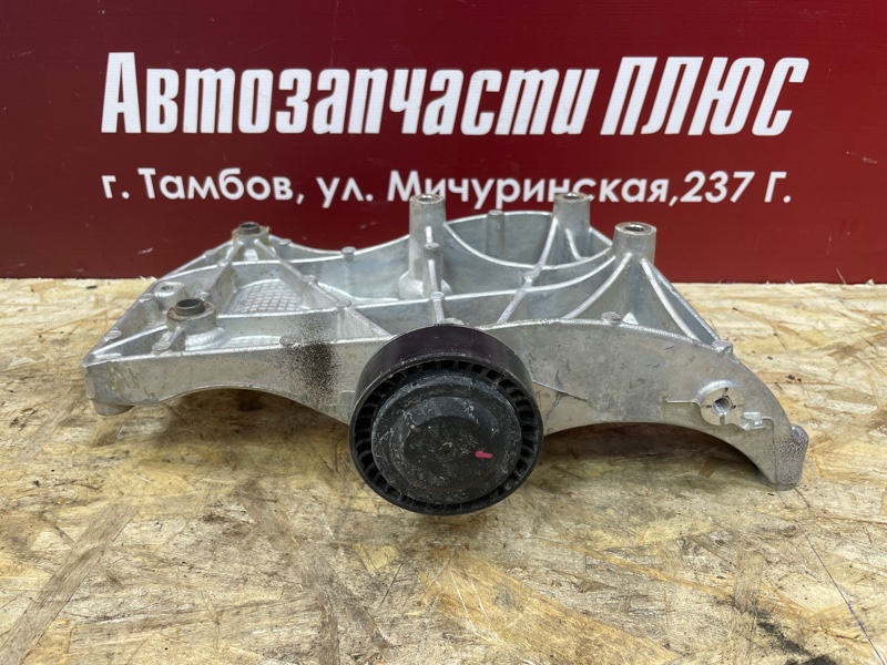 Кронштейн генератора