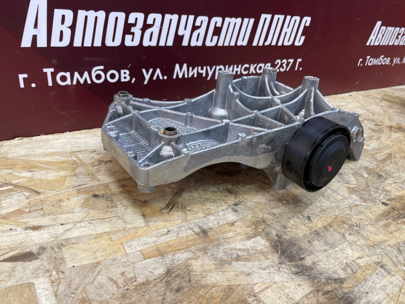 Кронштейн генератора