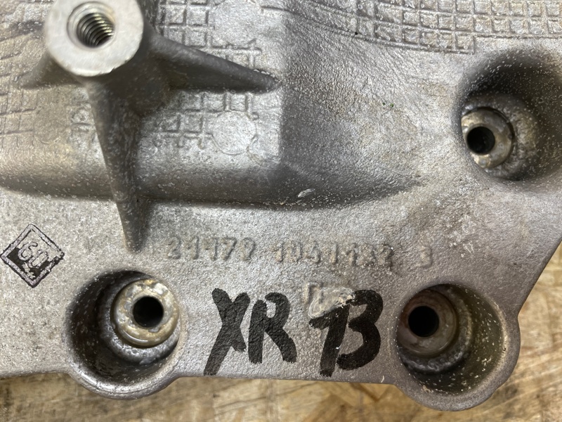 Кронштейн генератора