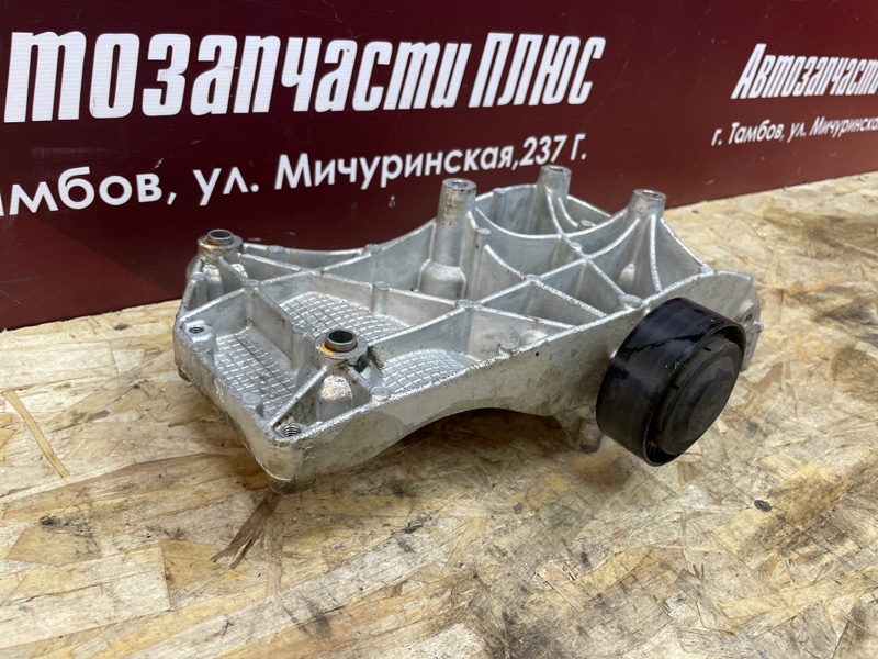 Кронштейн генератора