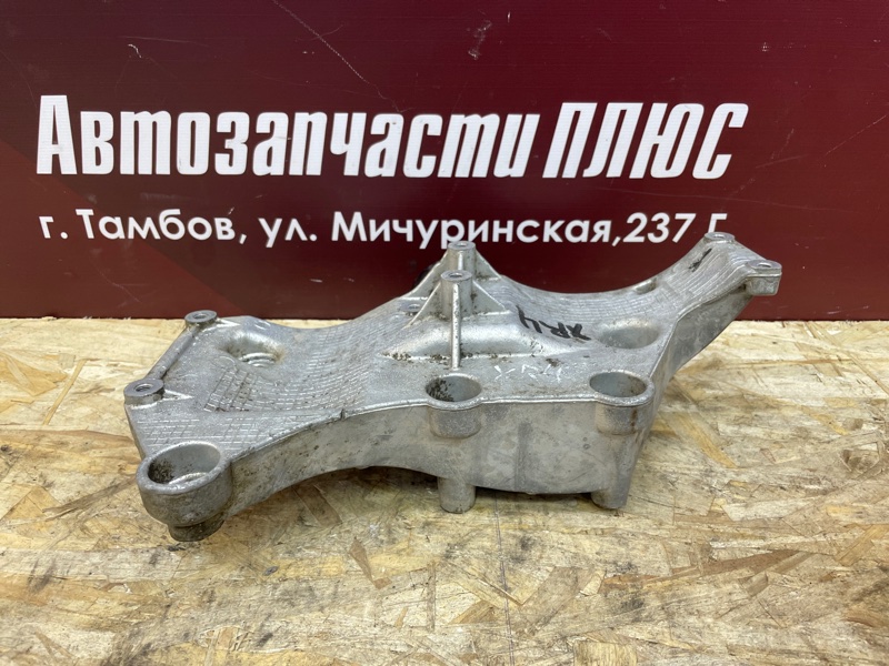 Кронштейн генератора