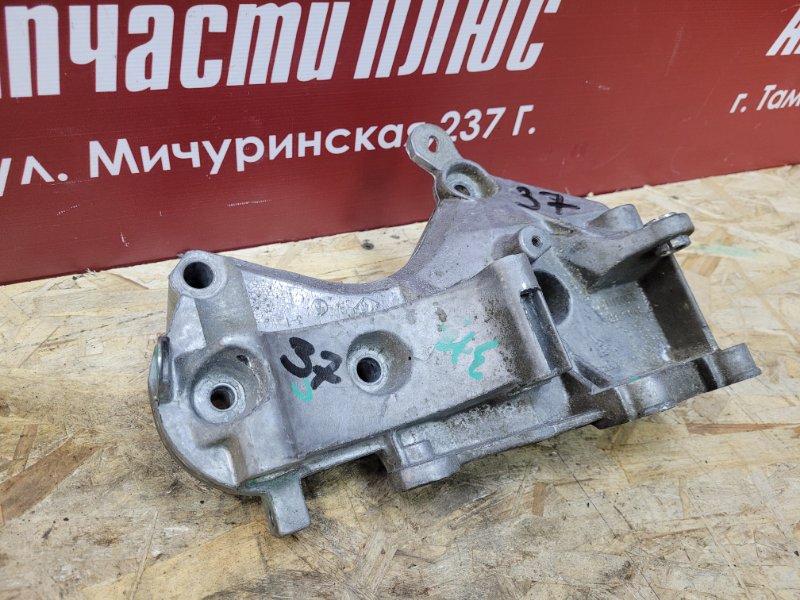 Кронштейн генератора