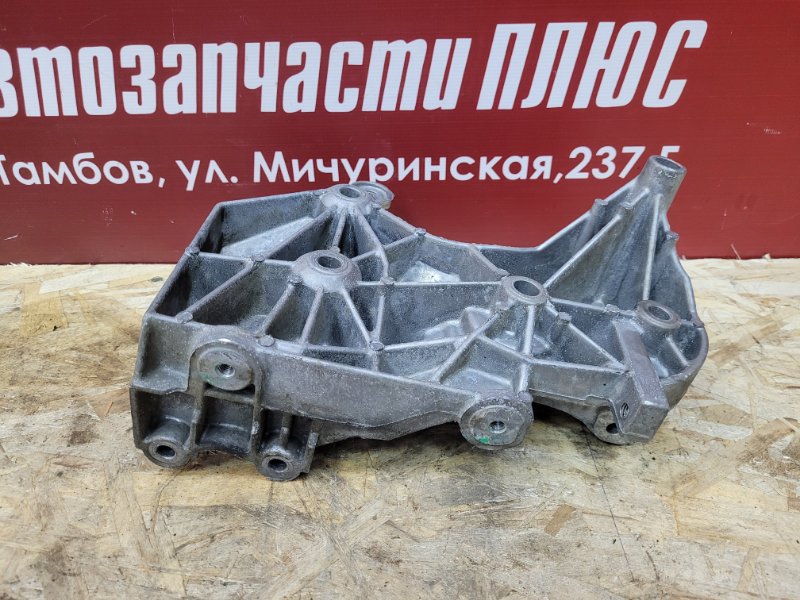 Кронштейн генератора