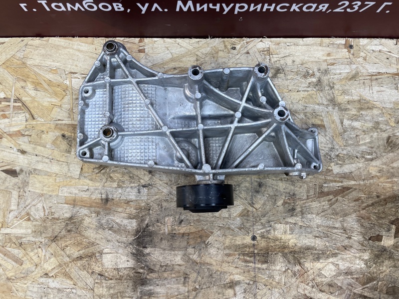 Кронштейн генератора