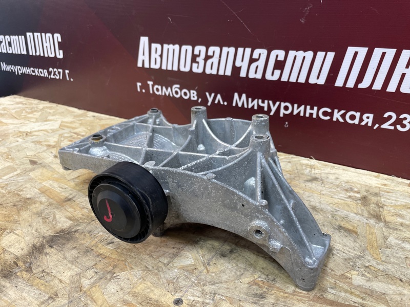 Кронштейн генератора