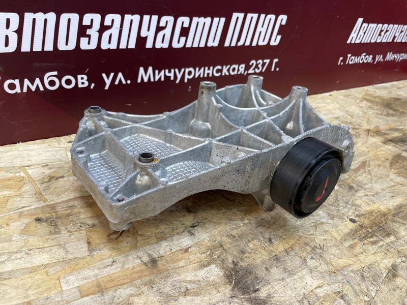 Кронштейн генератора