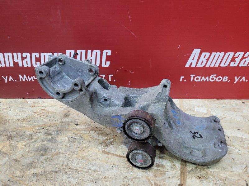 Кронштейн генератора