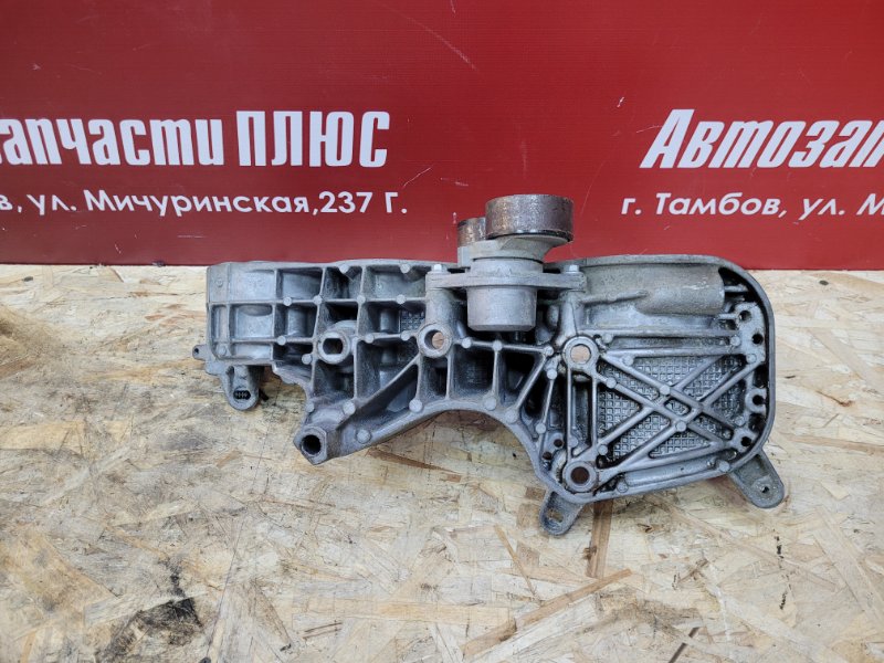 Кронштейн генератора