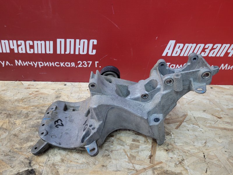 Кронштейн генератора