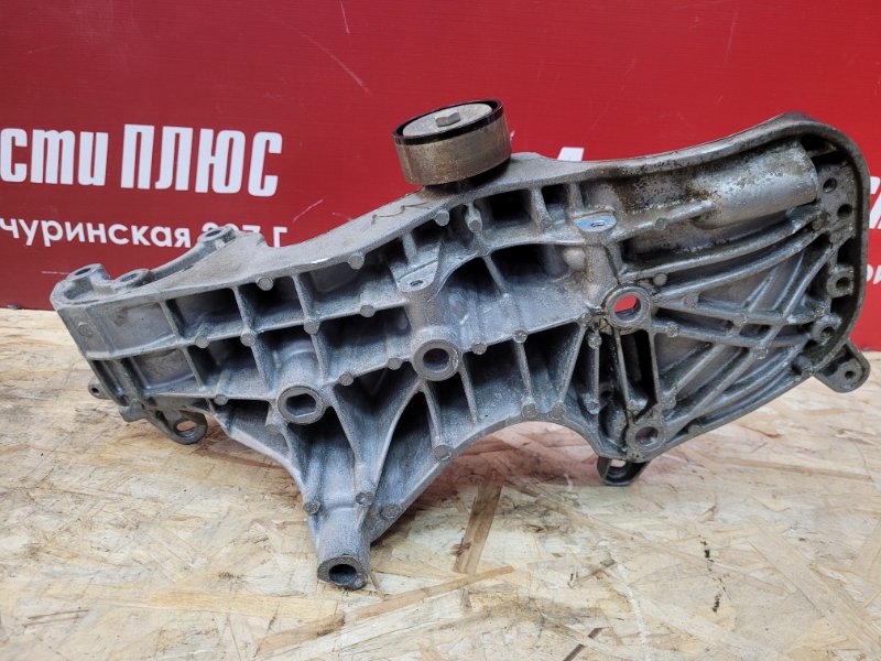 Кронштейн генератора