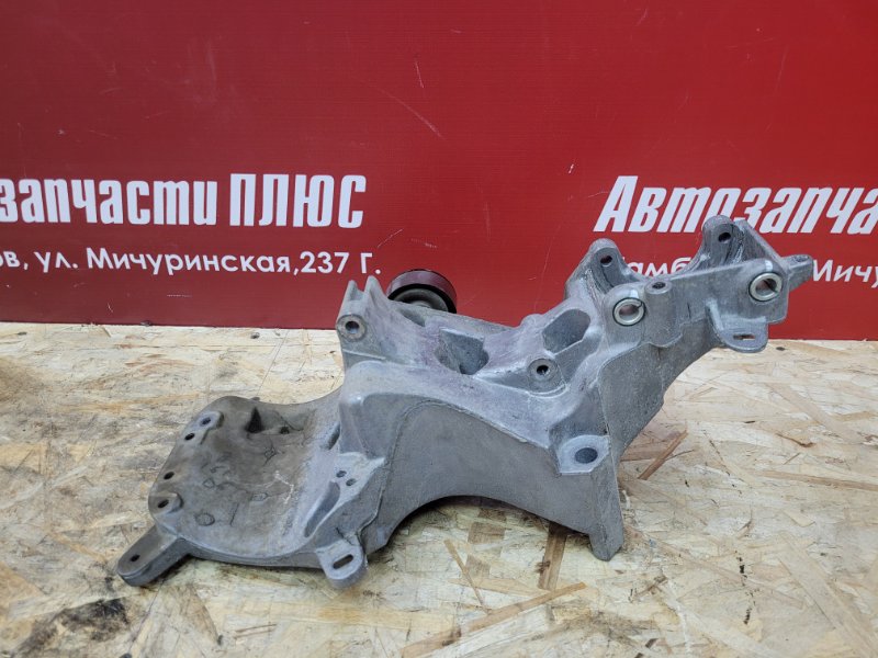 Кронштейн генератора